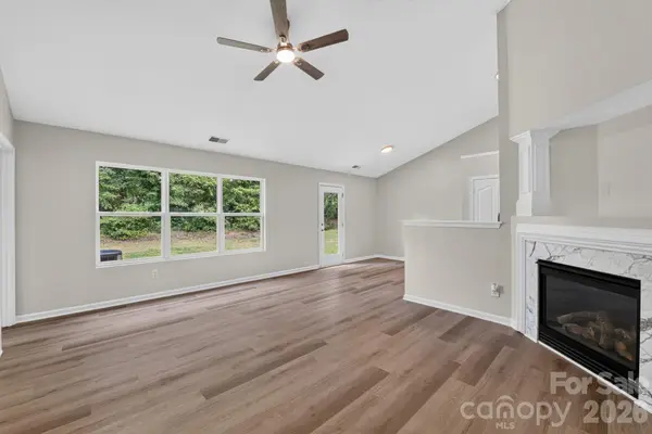 6923 Sunman RD, Charlotte, NC 28216