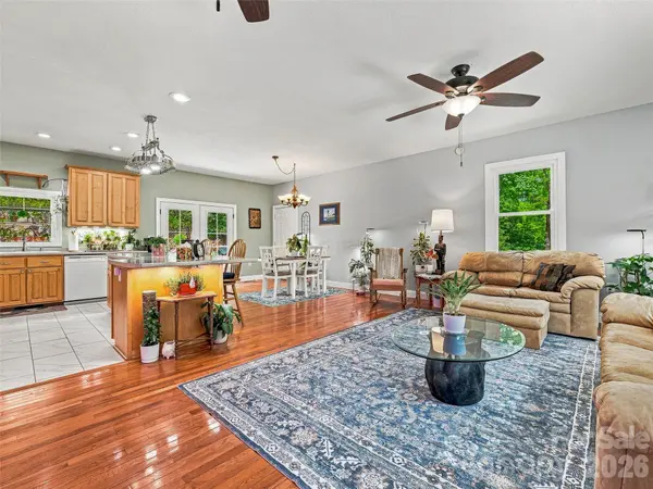 524 Lookout DR, Pisgah Forest, NC 28768