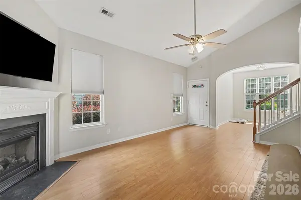 1148 Drummond LN, Matthews, NC 28104