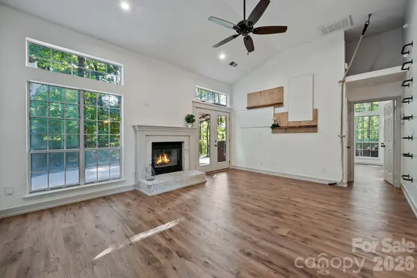 206 Aurora LN, Huntersville, NC 28078