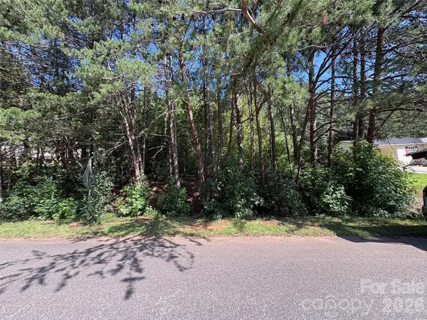 127 S Yadkin River RD, Statesville, NC 28625