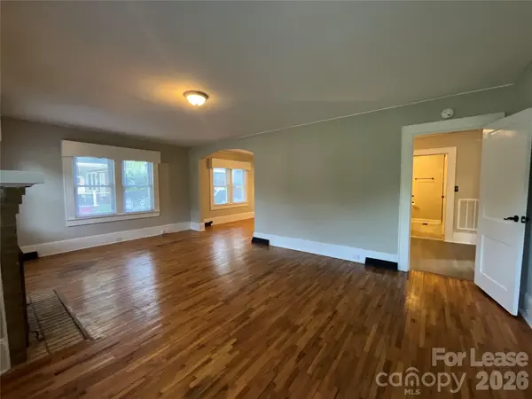 3820 Freedom DR, Charlotte, NC 28208