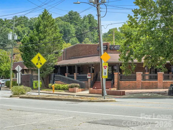 10 Biltmore PLZ, Asheville, NC 28803