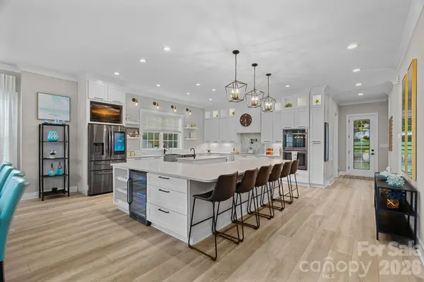 135 Surfside LN, Mooresville, NC 28117