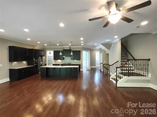 6432 Fairway Row LN, Charlotte, NC 28277