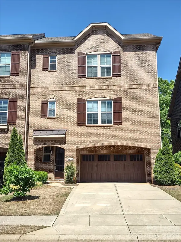 6432 Fairway Row LN, Charlotte, NC 28277