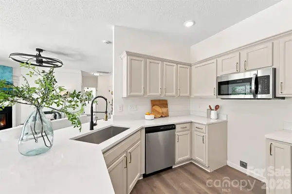 232 Wrayhill DR, Charlotte, NC 28262