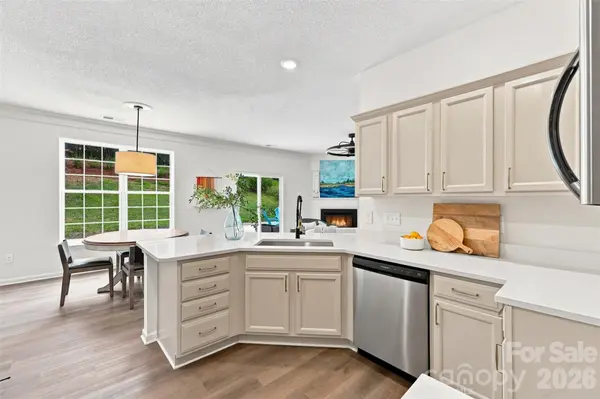 232 Wrayhill DR, Charlotte, NC 28262