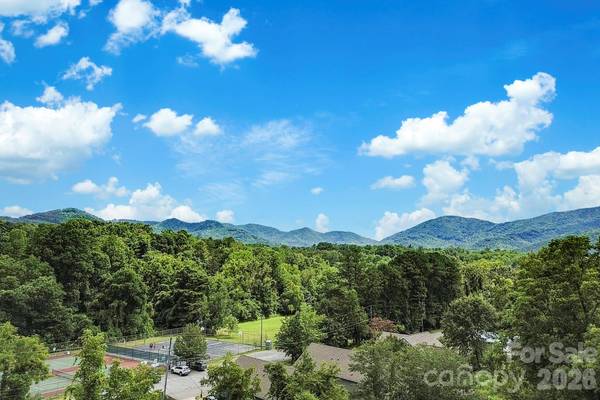 169 and 171 Cragmont RD, Black Mountain, NC 28711