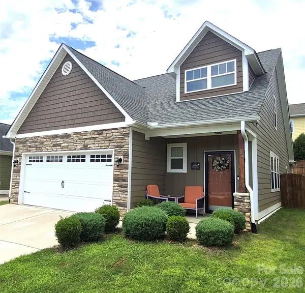 15 Hyde Park PL, Arden, NC 28704