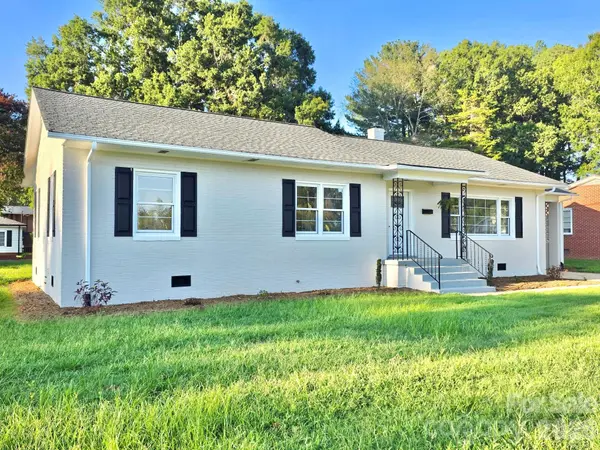 264 3rd AVE SW, Taylorsville, NC 28681