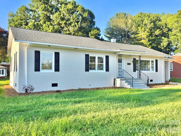 264 3rd AVE SW, Taylorsville, NC 28681
