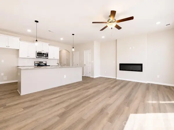 3048 Aberleaf LN, Charlotte, NC 28227