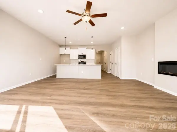 3048 Aberleaf LN, Charlotte, NC 28227
