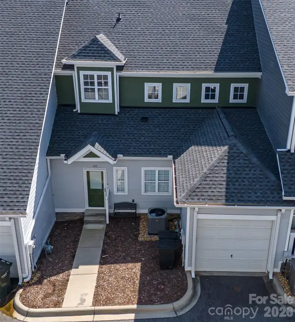 105 E Commons DR, Morganton, NC 28655