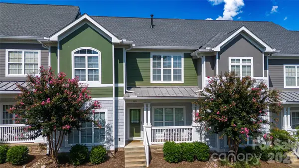 105 E Commons DR, Morganton, NC 28655