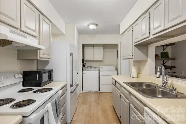 3520 Colony Crossing DR, Charlotte, NC 28226