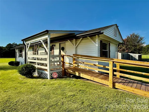 6191 Richburg RD, Great Falls, SC 29055