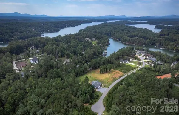 3089 W Moonlight PL, Morganton, NC 28655