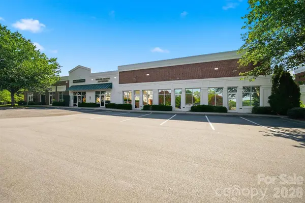 1381 N Center ST, Hickory, NC 28601
