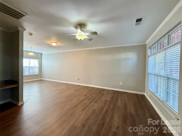 933 Central Park CIR, Davidson, NC 28036