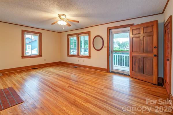 103 S Main ST, Weaverville, NC 28787
