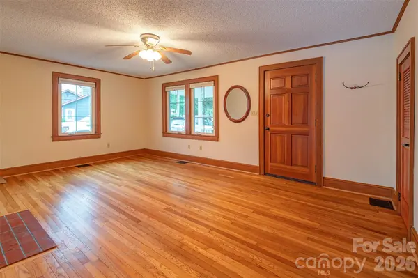 103 S Main ST, Weaverville, NC 28787