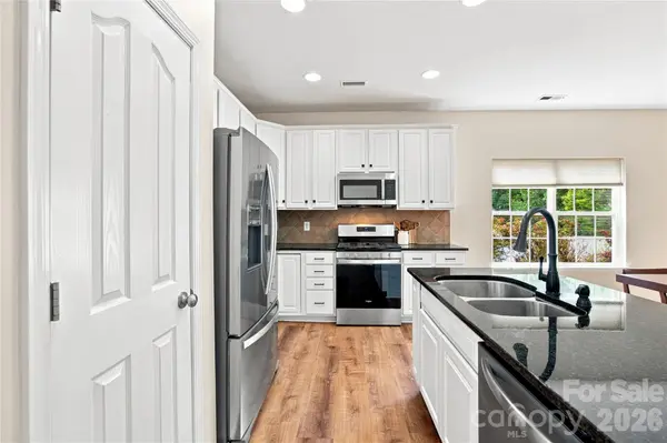 224 Morning Dew LN, Mount Holly, NC 28120