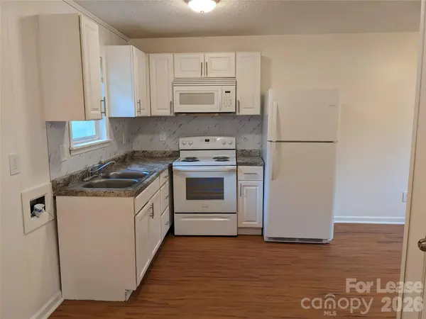 1045 Cleveland AVE, Gastonia, NC 28052