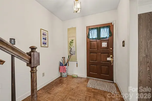 6869 Dumbarton DR, Charlotte, NC 28210