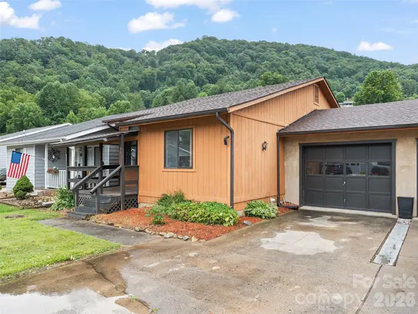 94 Market ST, Maggie Valley, NC 28751