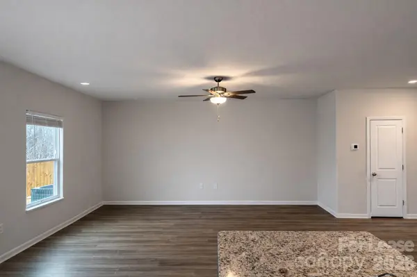 2020 Transatlantic AVE, Charlotte, NC 28215