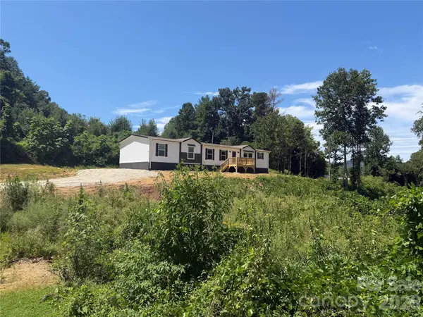 66 Neely DR, Hendersonville, NC 28792