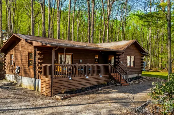 398 Locust DR, Maggie Valley, NC 28751