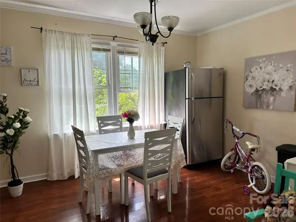 601 E Saunders AVE, Newton, NC 28658