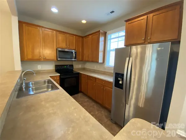 10310 Mcgoogan LN, Charlotte, NC 28277