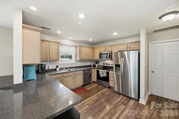3310 Brickwood CIR, Midland, NC 28107