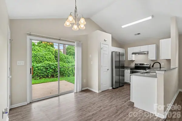 1311 Braveheart LN, Charlotte, NC 28216