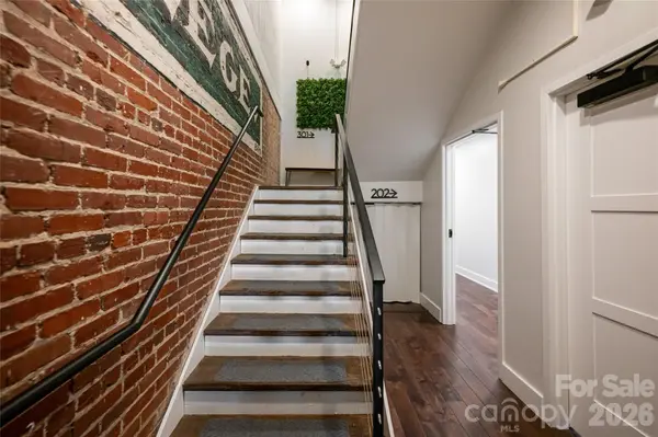 122 College ST #202, Asheville, NC 28801