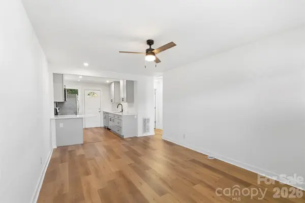3019 Columbus CIR, Charlotte, NC 28208