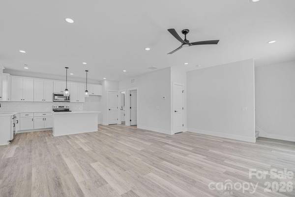 206 Prospect ST NW, Lenoir, NC 28645