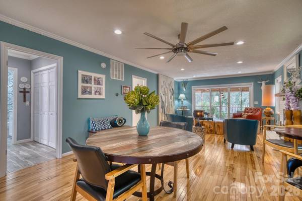 130 Exeter CT, Hendersonville, NC 28791