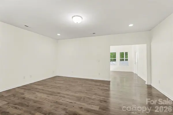 3024 Pinehills WAY, Mount Holly, NC 28120