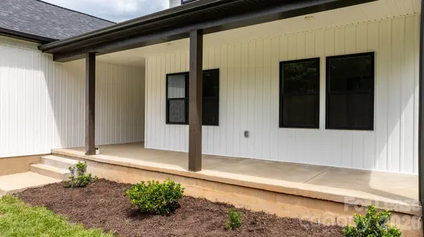 2996 Jack Whitener RD, Newton, NC 28658
