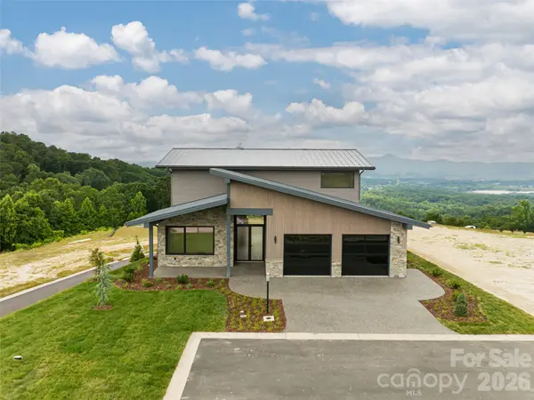 24 S Watchman DR #10 & 11, Hendersonville, NC 28791
