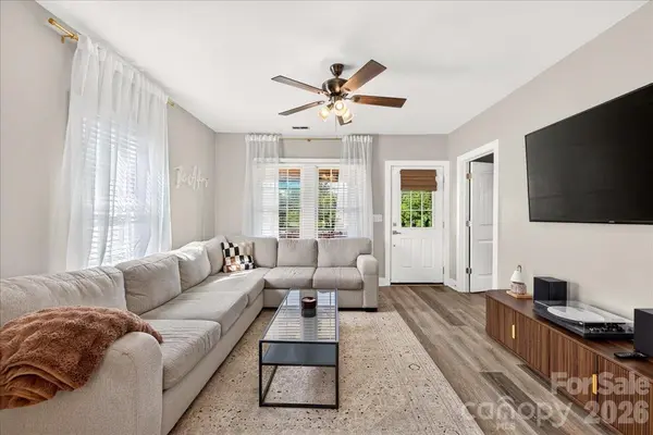 3331 Tuckaseegee RD, Charlotte, NC 28208