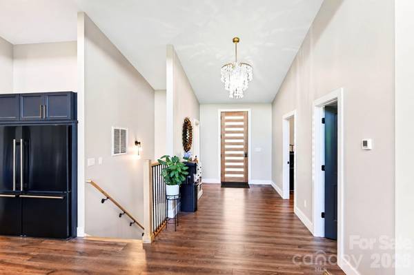 75 Boone TRL, Weaverville, NC 28787