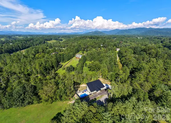 75 Boone TRL, Weaverville, NC 28787