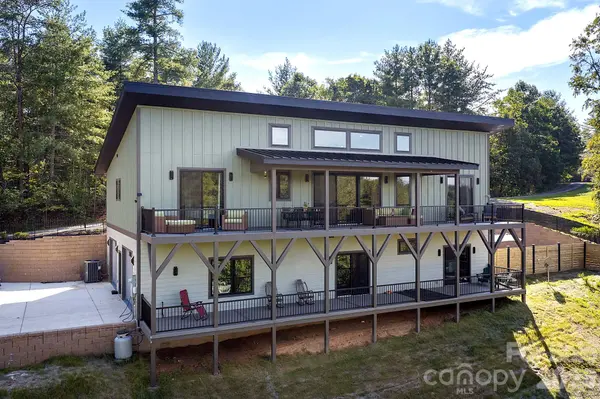 75 Boone TRL, Weaverville, NC 28787