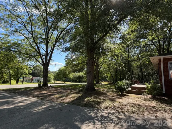 382 Alexis High Shoals RD, Dallas, NC 28034